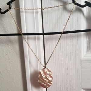 Pearl shell necklace